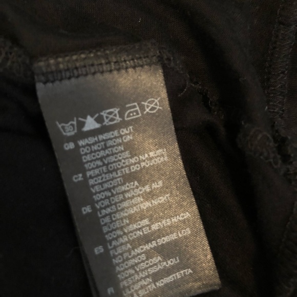 H&M Black top with Zigzag Gold & Black Sequence - Picture 7 of 7